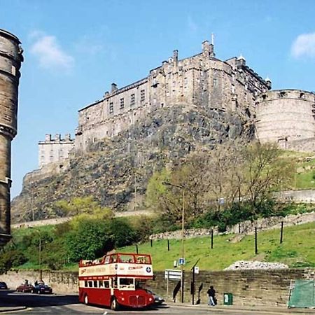 Joivy Unique Old Town Stay Under Edinburgh Castle Eksteriør billede