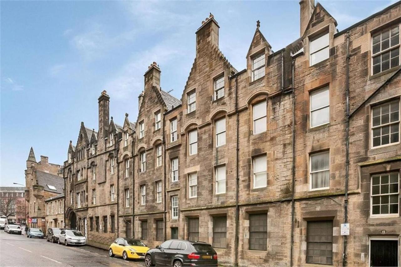 Joivy Unique Old Town Stay Under Edinburgh Castle Eksteriør billede