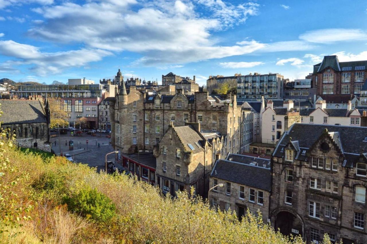Joivy Unique Old Town Stay Under Edinburgh Castle Eksteriør billede